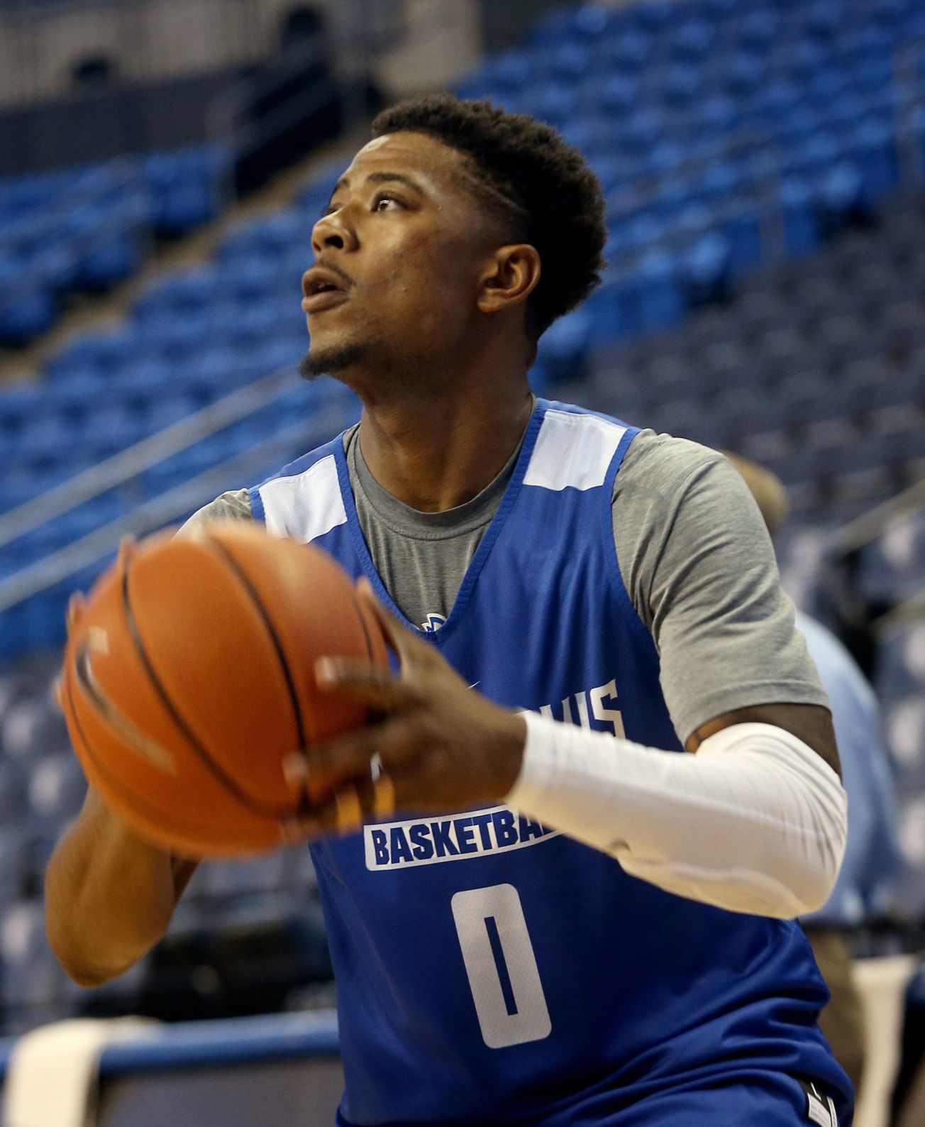 SLU mens basketball team begins practice